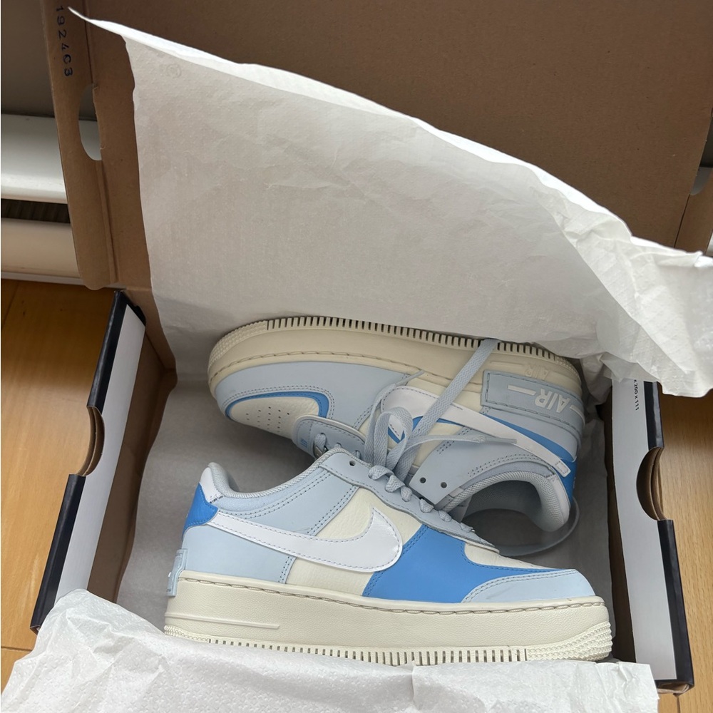 Nike Women’s Sneakers Light Blue White Cream